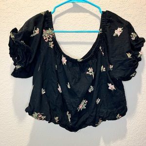 American Eagle Great condition cropped off shoulder top